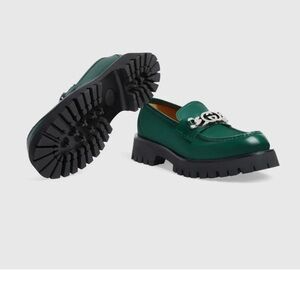 Gucci Green Leather Loafers with Chain Detail